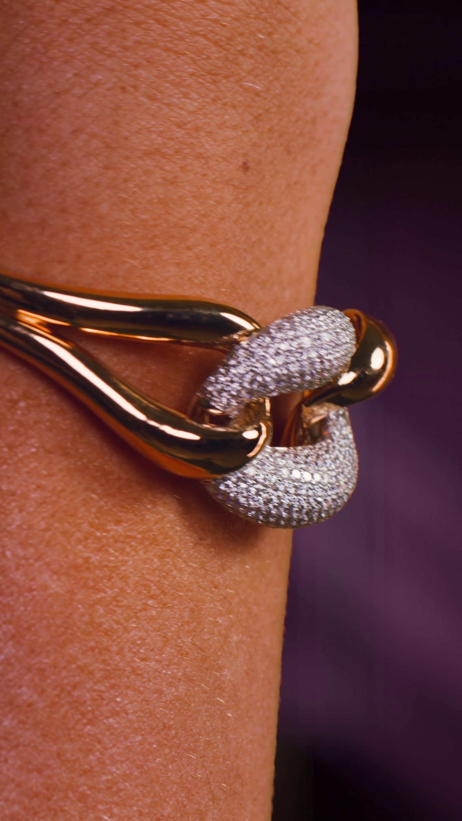 Bracelet and earrings